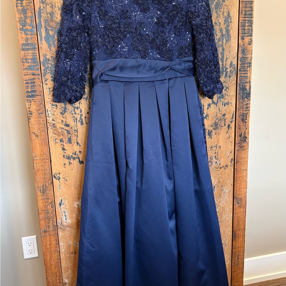 Jessica Howard Navy Lace Formal Dress